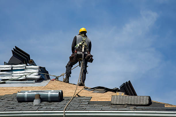 Professional Gutter Installation technician working in Lakeside, VA